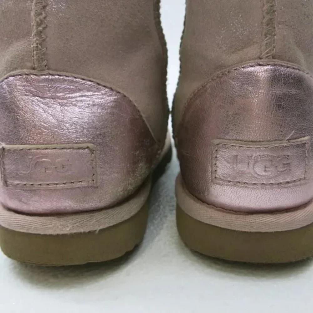Ugg Classic II Metallic Shimmer Silver Booties Boots Kids 4